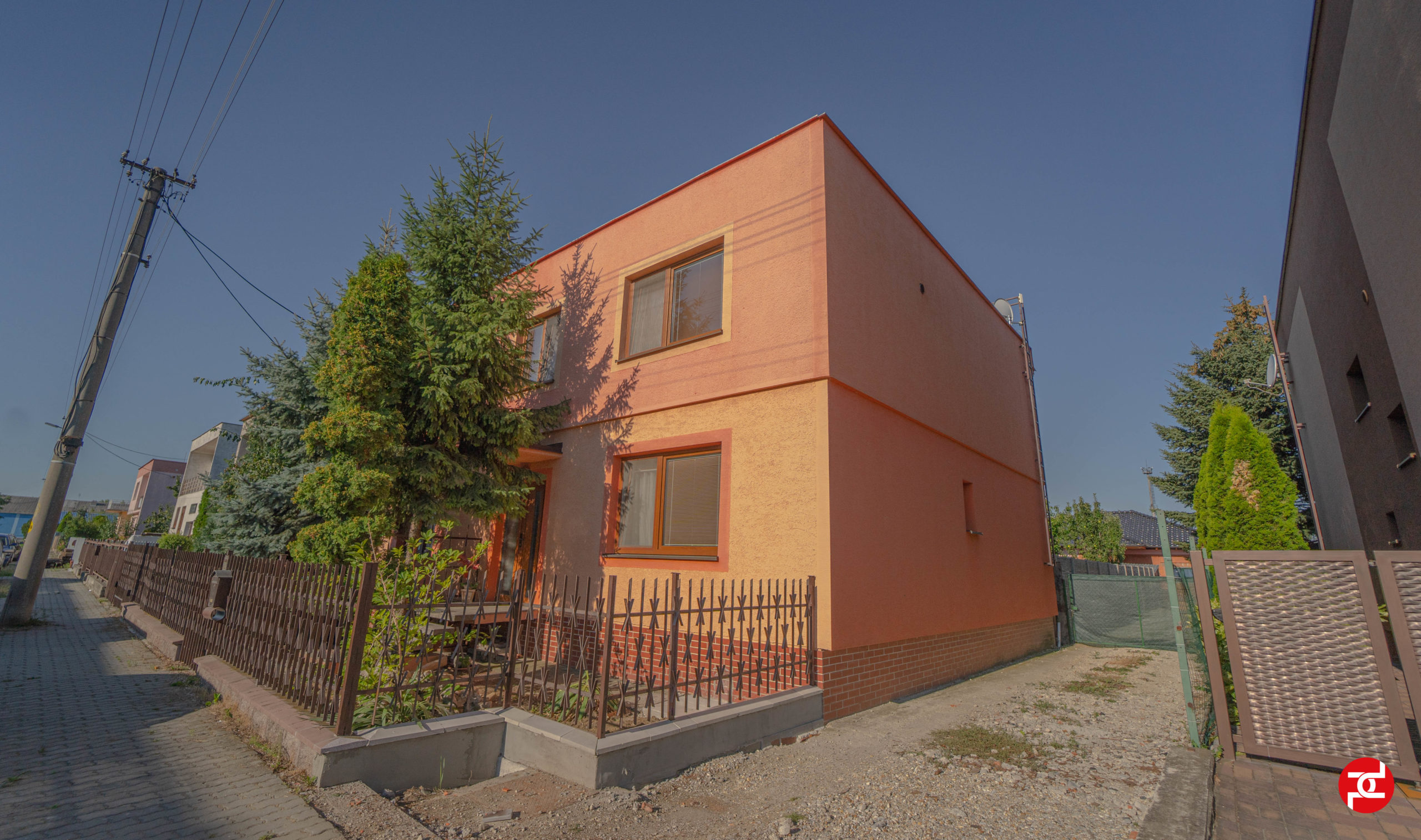 | 6-izbový rodinný dom s garážou | pozemok 606 m2 | Leopoldov