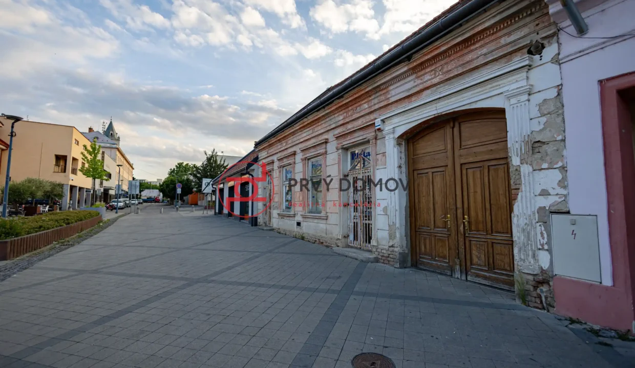 Hlohovec M.R.Štefánika dom1