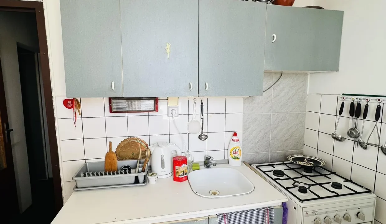 1-izbovy-byt-s-lodziou-40-41-m2-trnava-03