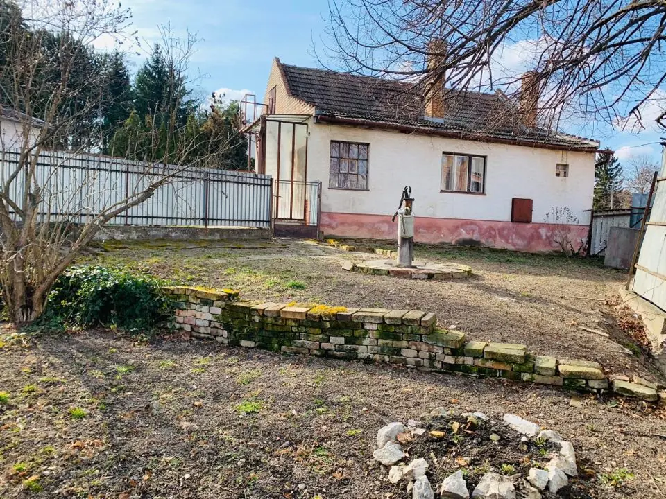 2-izbovy-rodinny-dom-pozemok-619-m2-spacince-30
