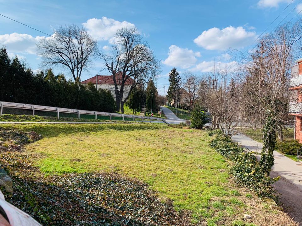 2-izbovy-rodinny-dom-pozemok-619-m2-spacince-31