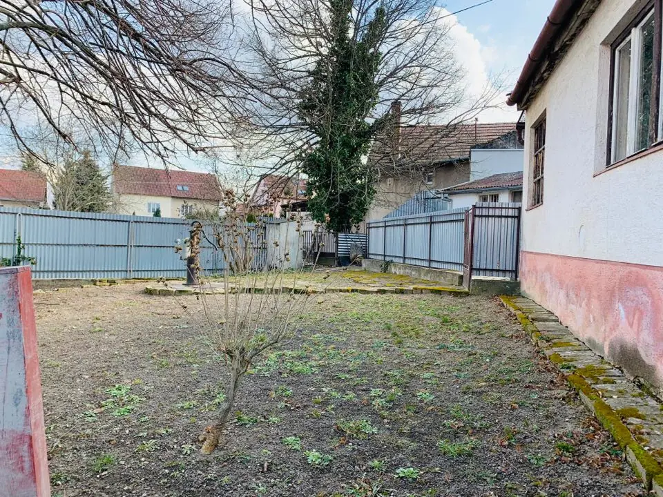 2-izbovy-rodinny-dom-pozemok-619-m2-spacince-38