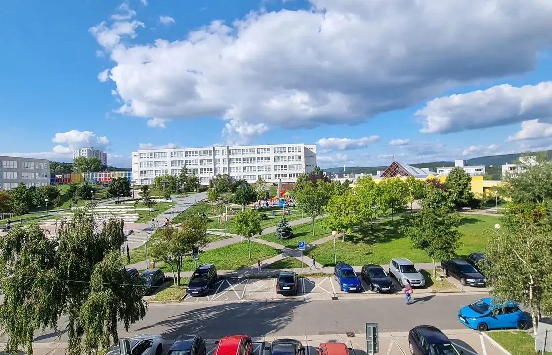 3-izbovy-byt-71-m2-pribisova-karlova-ves-03