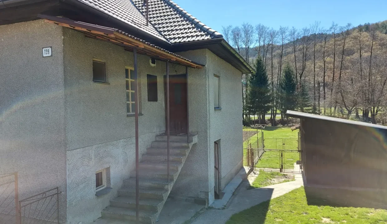 5-izbovy-rodinny-dom-pozemok-1076-m2-horne-hamre-03