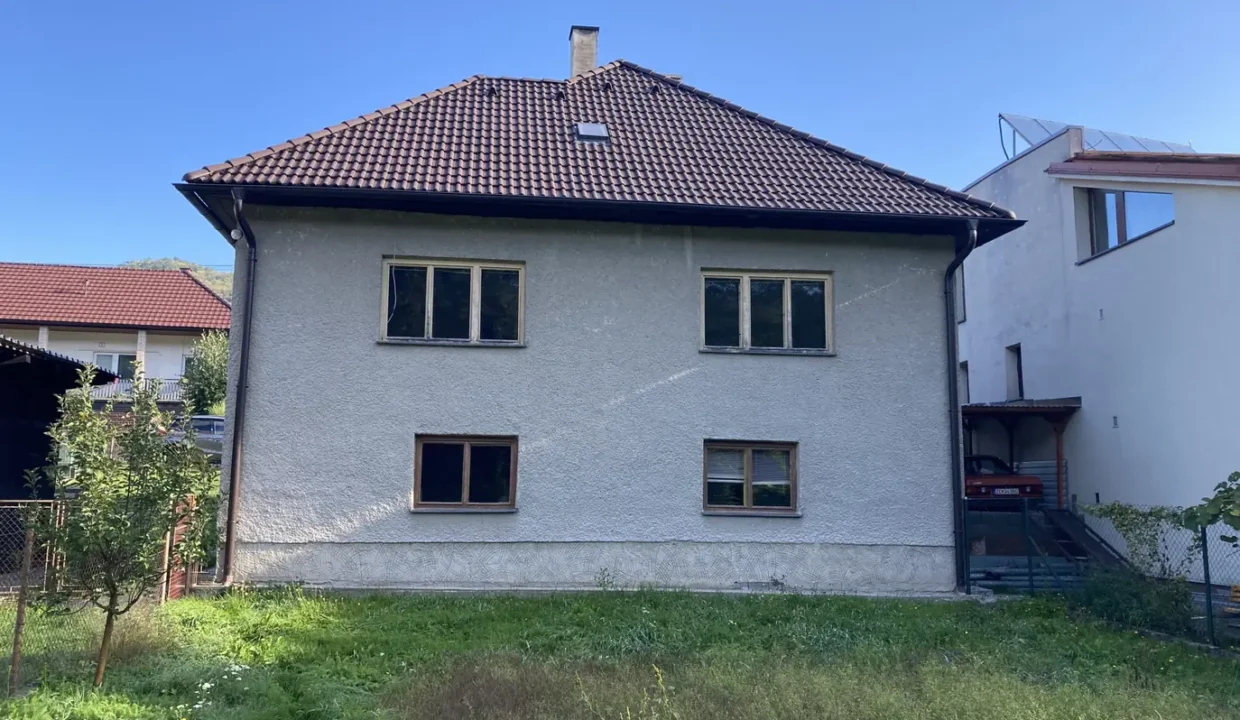 5-izbovy-rodinny-dom-pozemok-1076-m2-horne-hamre-20