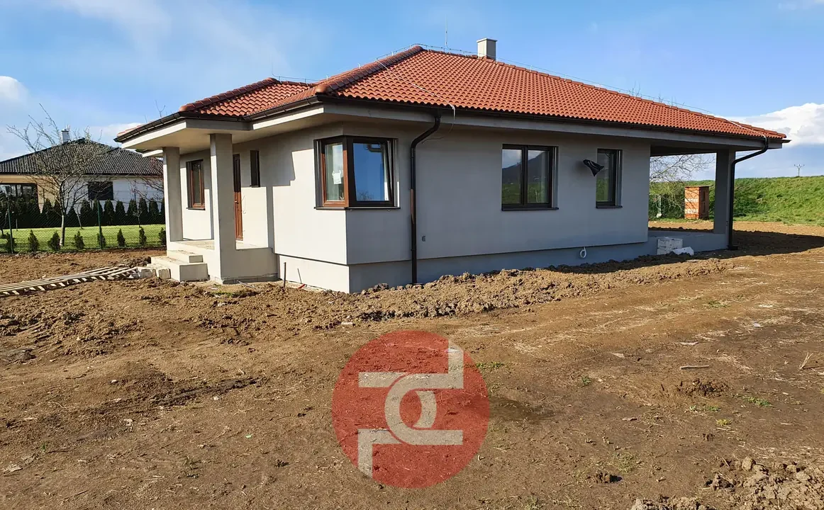 novostavba-rodinneho-domu-s-klimatizaciou-135-m2-radosinska-luzianky-03