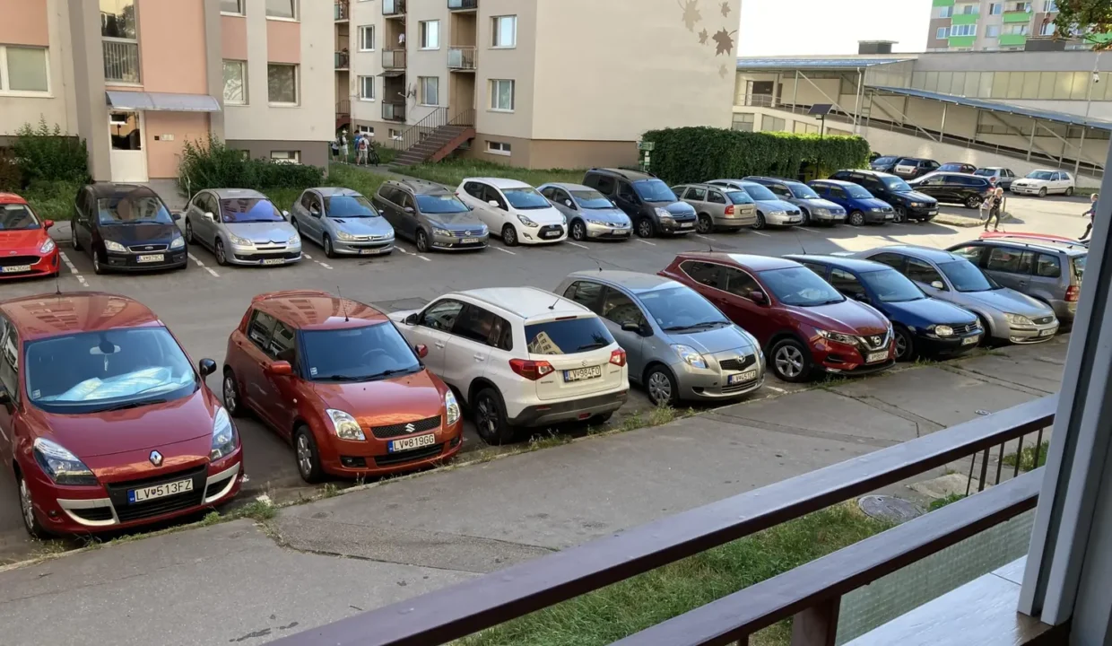 priestranny-3-izbovy-byt-s-lodziou-80-3-m2-textilna-levice-22