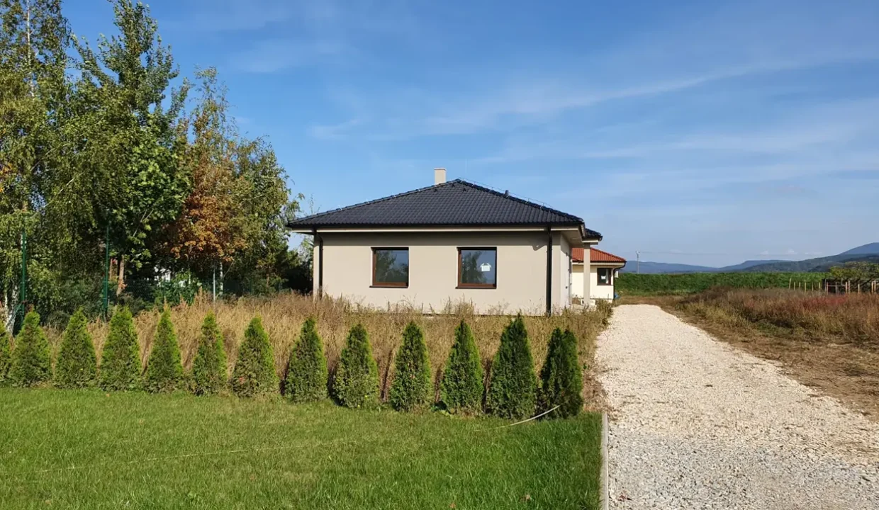 skolaudovany-4-izbovy-bungalov-uzitkova-plocha-90-radosinska-luzianky-01