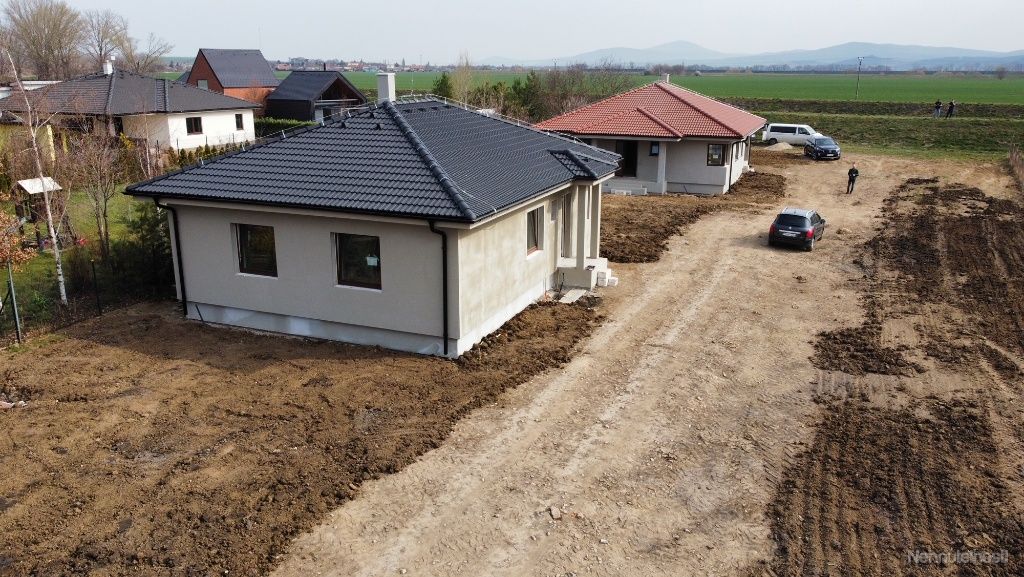 skolaudovany-4-izbovy-bungalov-uzitkova-plocha-90-radosinska-luzianky-13