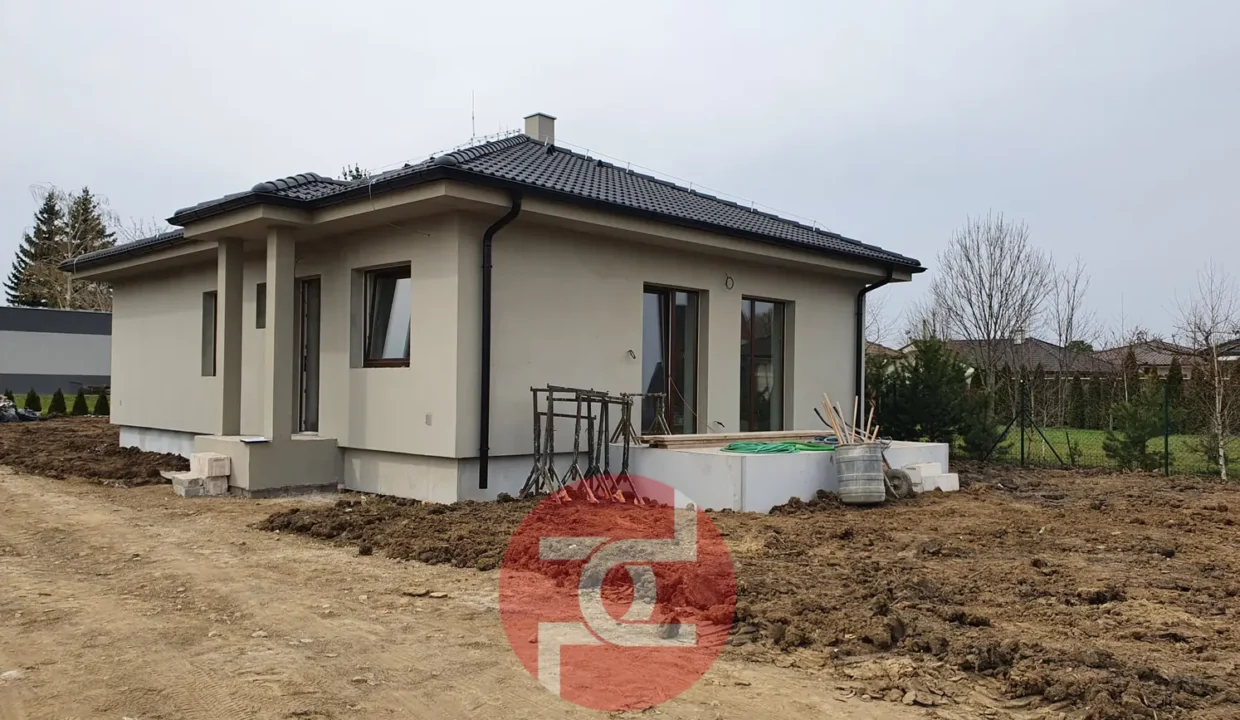 skolaudovany-4-izbovy-bungalov-uzitkova-plocha-90-radosinska-luzianky-16