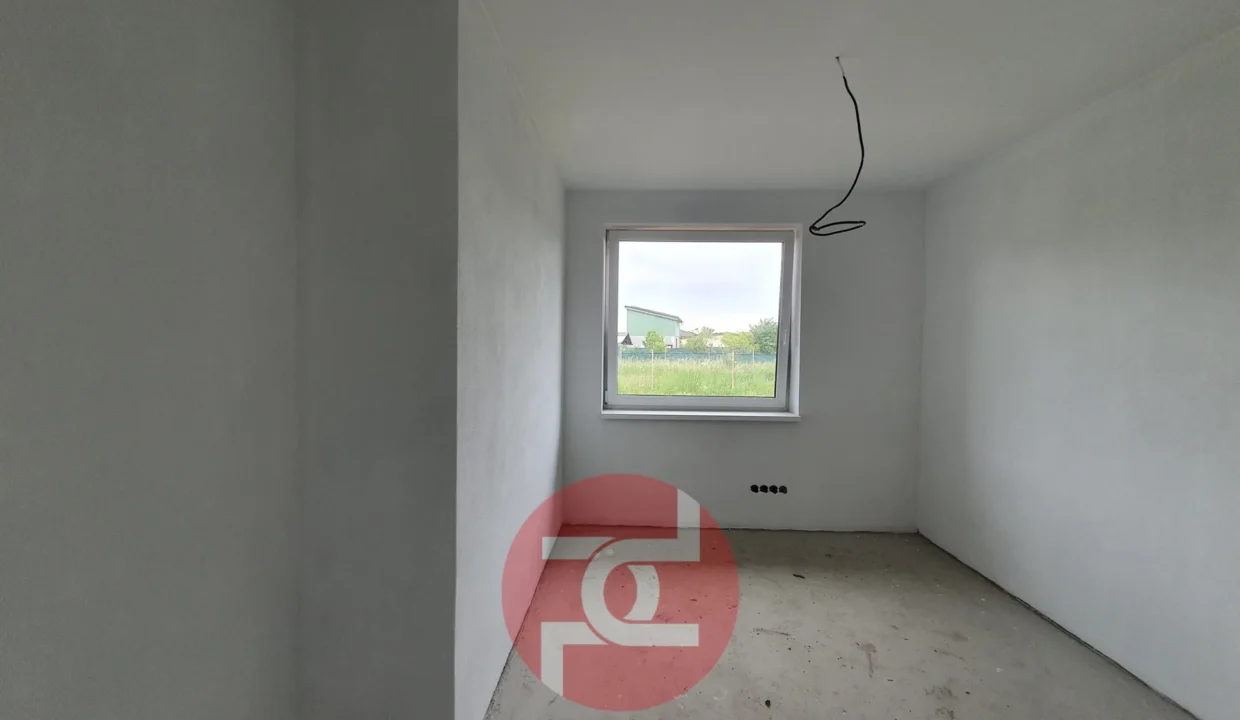 skolaudovany-4-izbovy-bungalov-uzitkova-plocha-90-radosinska-luzianky-21