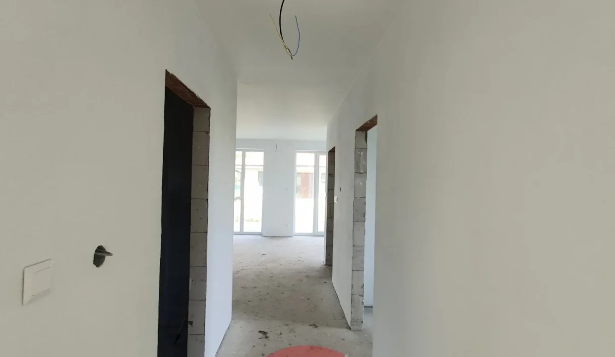 skolaudovany-4-izbovy-bungalov-uzitkova-plocha-90-radosinska-luzianky-44