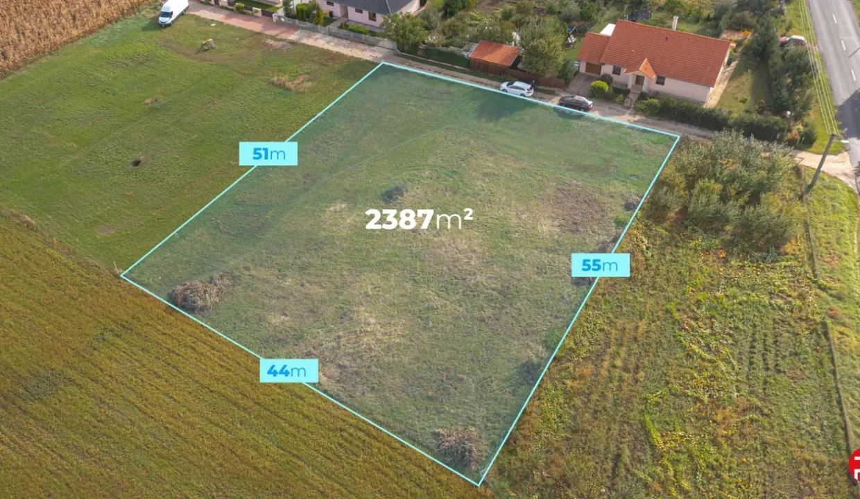 stavebny-pozemok-2387-m2-cabaj-capor-03