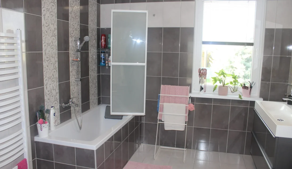 stylovy-4-izbovy-rodinny-dom-134-m2-pozemok-749-m2-cakany-05