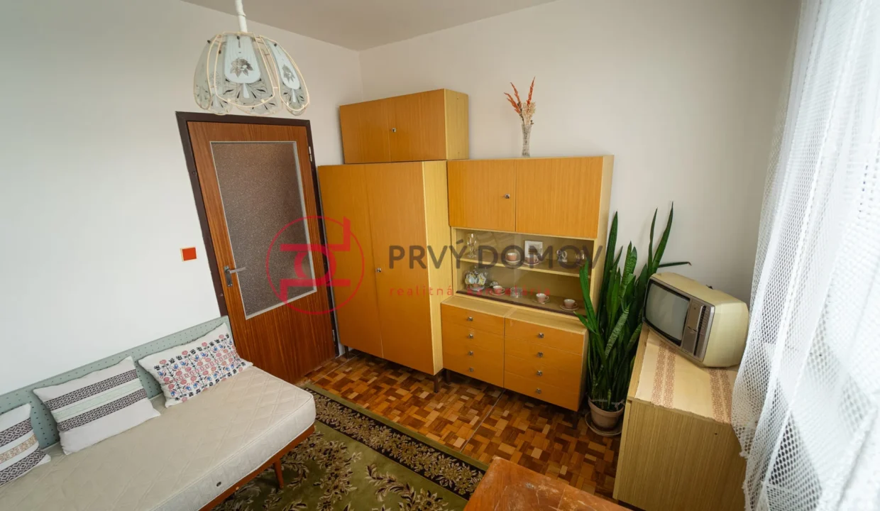 velky-3-izbovy-byt-s-garazou-75-16-m2-hlavna-galanta-04