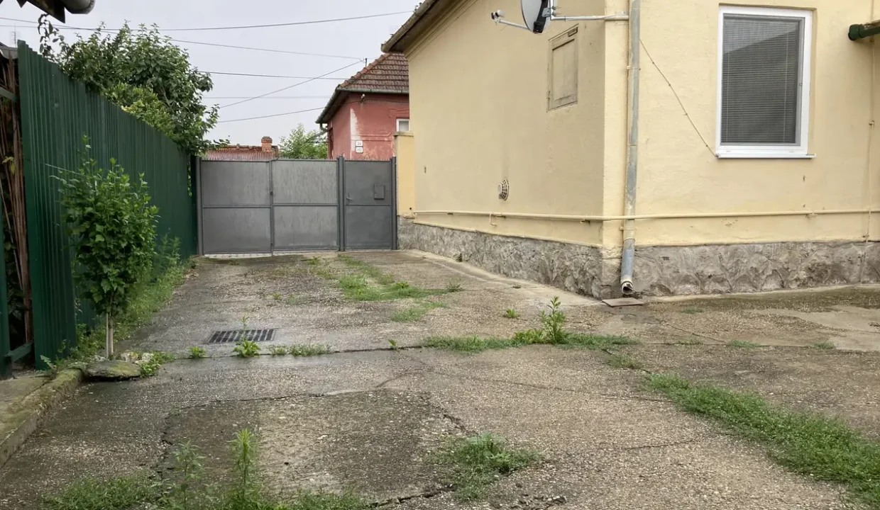velky-3-izbovy-rodinny-dom-pozemok-782-m2-levice-14