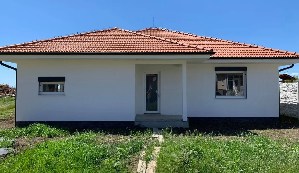 velky-4-izbovy-bungalov-145-55-m2-pozemok-724-m2-vahovce-03