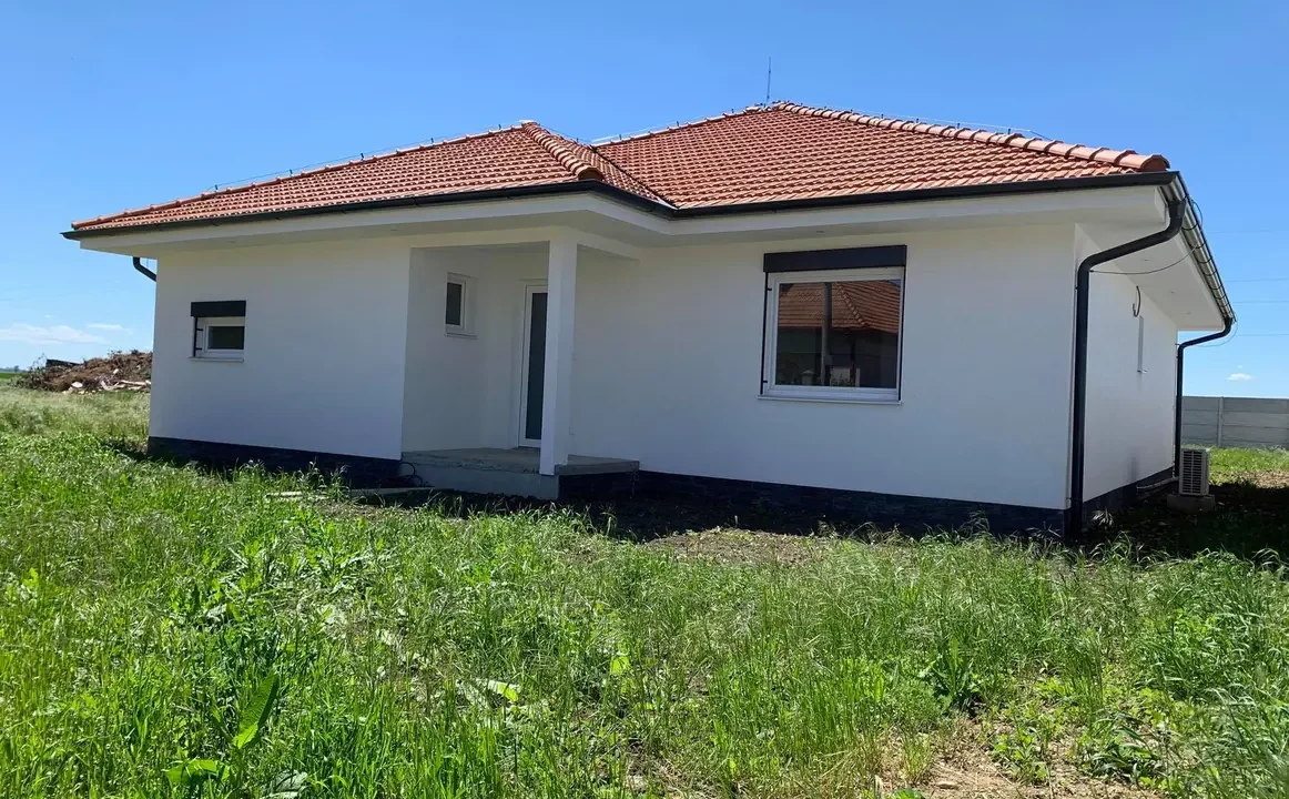 velky-4-izbovy-bungalov-145-55-m2-pozemok-724-m2-vahovce-21