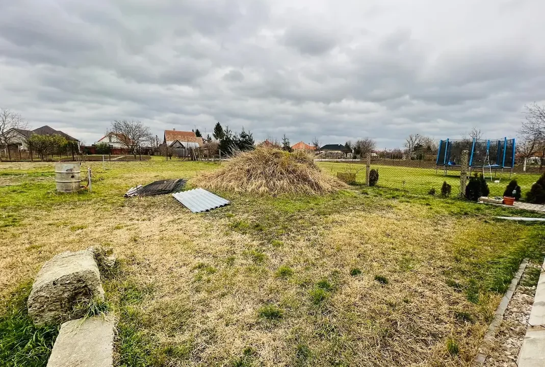 velky-4-izbovy-rodinny-dom-pozemok-1440-m2-horne-saliby-12
