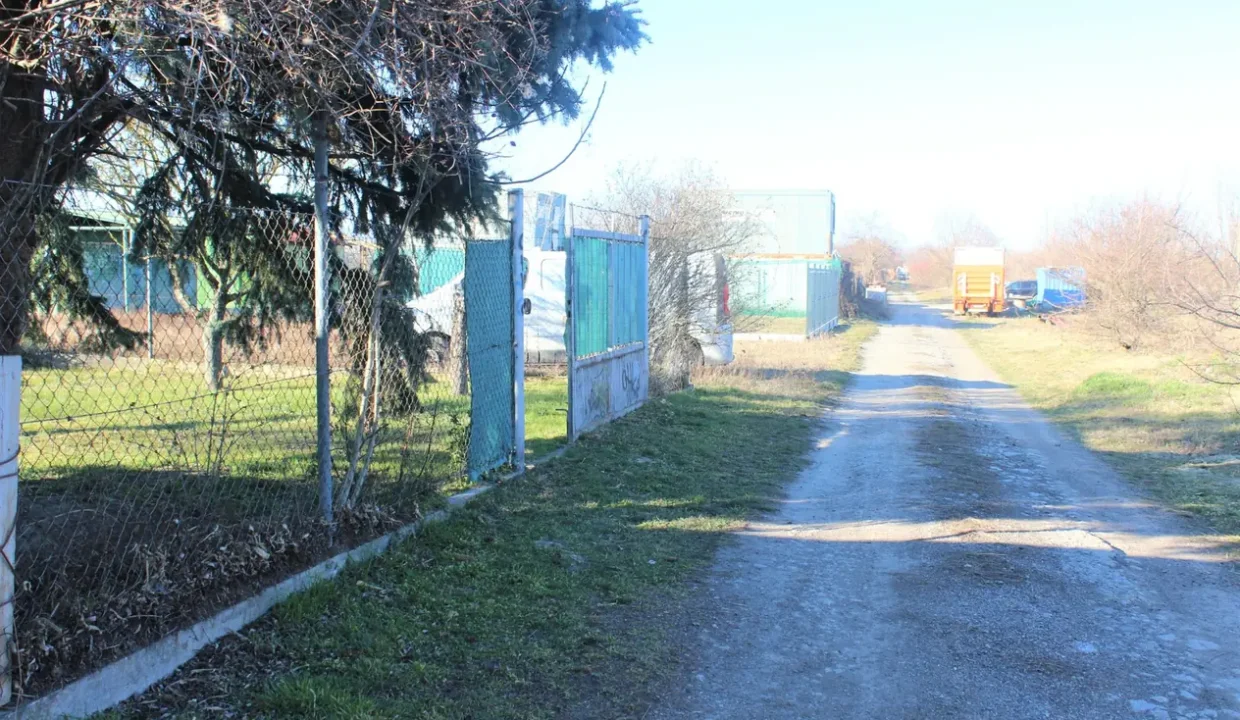 zahrada-400-m2-raztocna-vrakuna-03